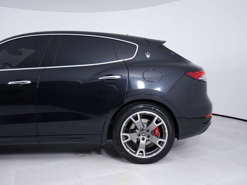 Used 2023 Maserati Levante GT AWD/4WD image 12
