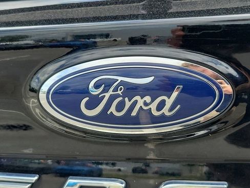 Used 2023 Ford Edge SEL image 8