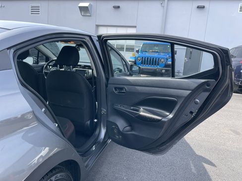 Used 2020 Nissan Versa SR image 13