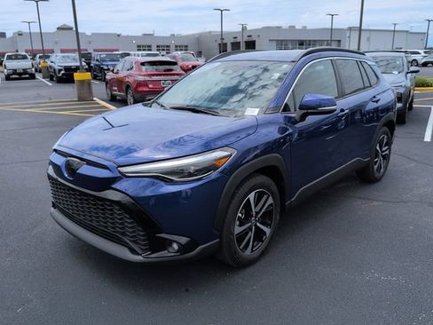 Used 2024 Toyota Corolla Cross AWD Hybrid w/ Convenience Package image 3