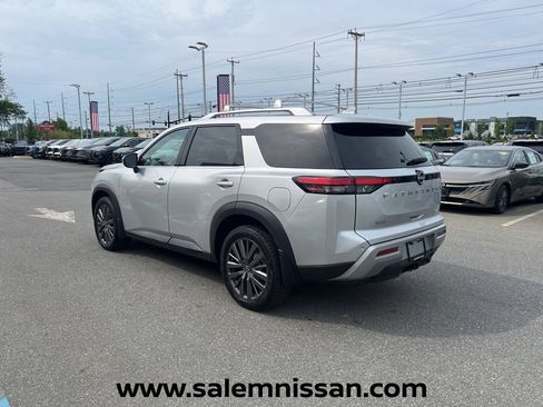Certified 2023 Nissan Pathfinder SL w/ SL Premium Package AWD/4WD image 5