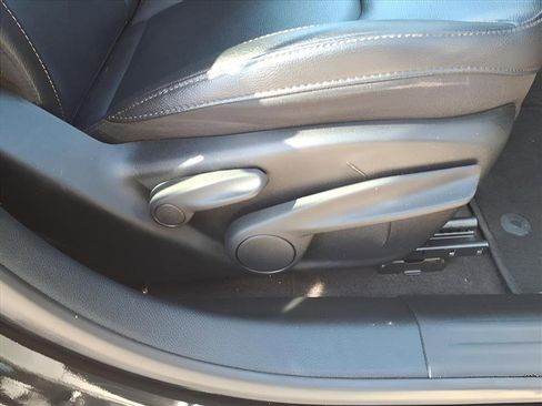 Used 2024 Jeep Compass Latitude image 16