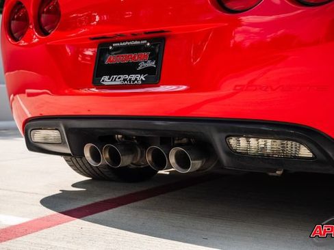 Used 2013 Chevrolet Corvette Z06 w/ 3LZ Preferred Equipment Group RWD image 34