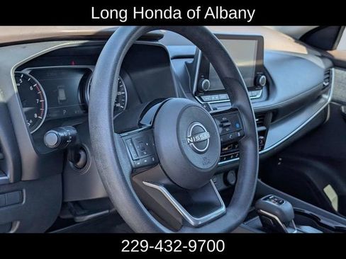 Used 2023 Nissan Rogue SV AWD/4WD image 12