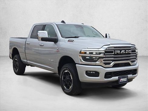 Used 2026 RAM 2500 Laramie AWD/4WD image 3
