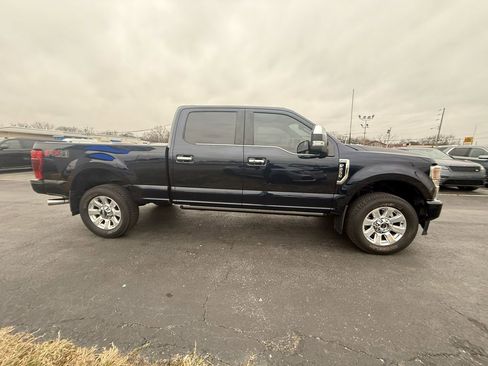 Used 2022 Ford F250 Platinum w/ FX4 Off-Road Package image 2