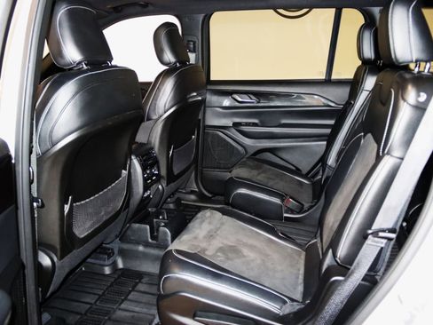 Used 2023 Jeep Grand Cherokee L Laredo AWD/4WD image 52