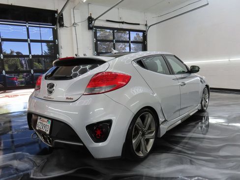 Used 2013 Hyundai Veloster Turbo FWD image 8
