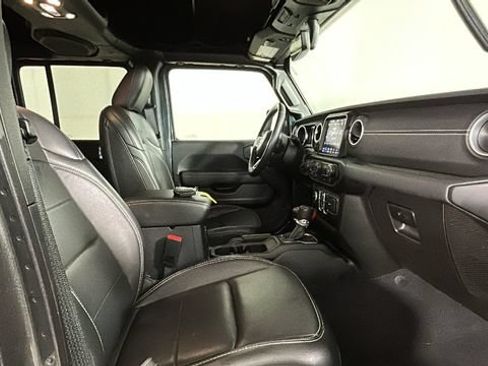 Used 2023 Jeep Wrangler Unlimited Sahara w/ Cold Weather Group AWD/4WD image 28