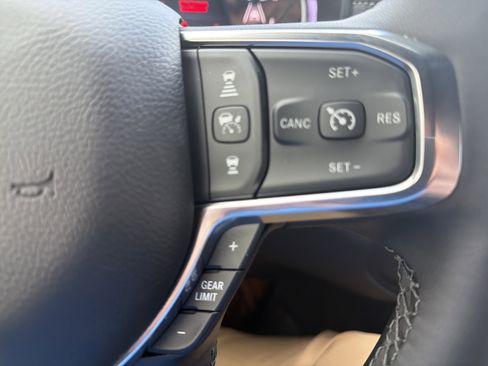New 2026 RAM 3500 Laramie AWD/4WD image 34
