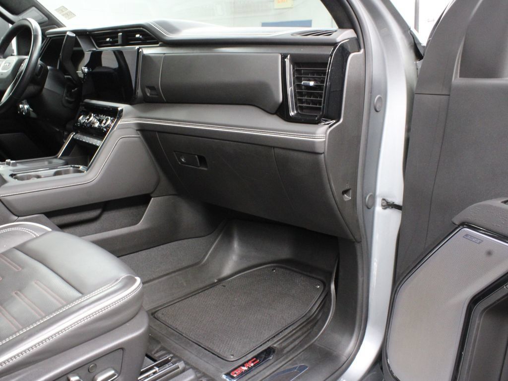 Used 2024 GMC Sierra 2500 AT4X AWD/4WD image 42