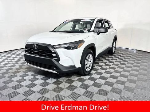 Used 2026 Toyota Corolla Cross L FWD image 3