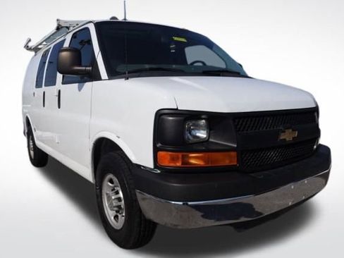 Used 2014 Chevrolet Express 2500 Work Van w/ Cold Climate Package image 3