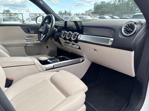 Certified 2023 Mercedes-Benz EQB 300 4MATIC image 18