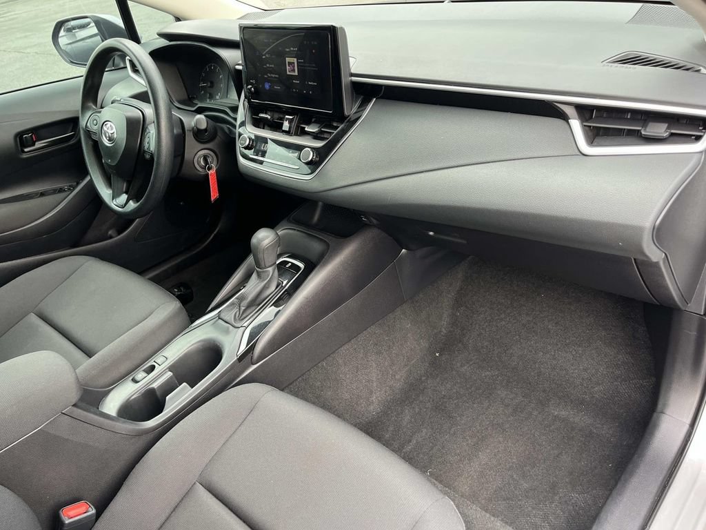 Used 2025 Toyota Corolla LE FWD image 23