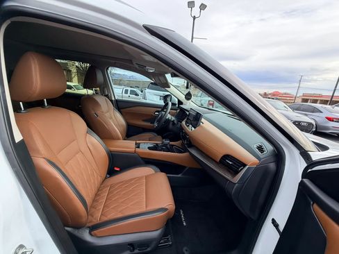 Used 2024 Nissan Rogue Platinum w/ Platinum Premium Package image 35