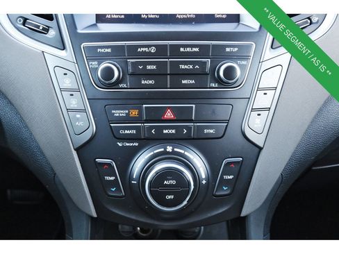 Used 2017 Hyundai Santa Fe SE w/ Cargo Package image 27