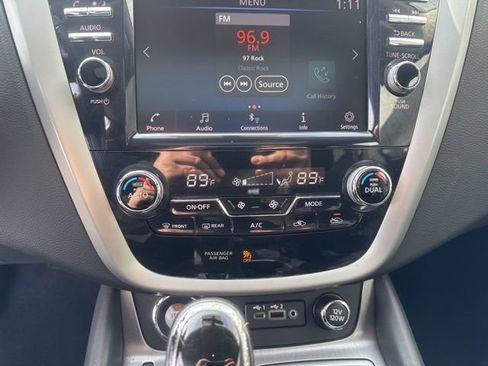 Used 2019 Nissan Murano SV w/ Premium Package image 18