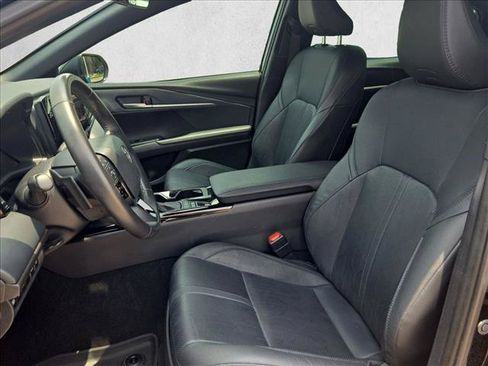 Used 2025 Toyota Camry XSE FWD image 16