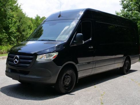 Used 2022 Mercedes-Benz Sprinter 2500 image 6