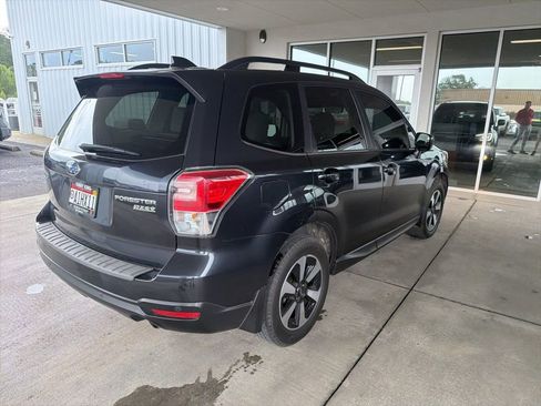 Used 2017 Subaru Forester 2.5i Limited AWD/4WD image 7