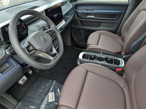 New 2025 Volkswagen ID. Buzz Pro S Plus image 3