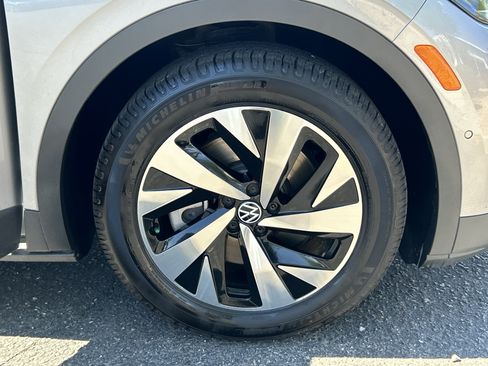 Used 2023 Volkswagen ID.4 Pro RWD image 7