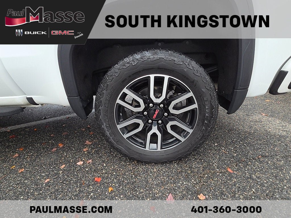 Used 2024 GMC Sierra 1500 AT4 w/ Technology Package AWD/4WD image 9