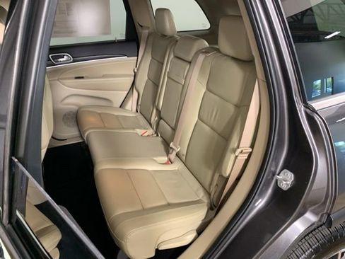 Used 2019 Jeep Grand Cherokee Limited AWD/4WD image 32