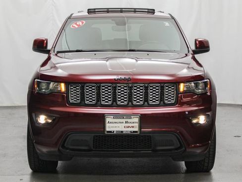 Used 2019 Jeep Grand Cherokee Altitude AWD/4WD image 4