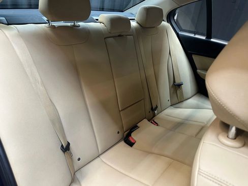 Used 2017 BMW 320i xDrive Sedan image 28