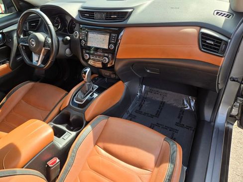 Used 2018 Nissan Rogue SL w/ Premium Package image 20