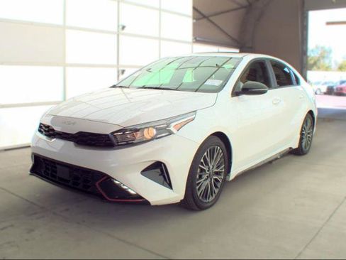 Used 2023 Kia Forte GT-Line w/ GT-Line Premium Package FWD image 2