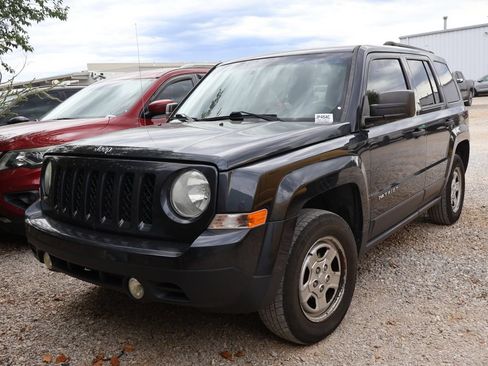Used 2014 Jeep Patriot Sport AWD/4WD image 6