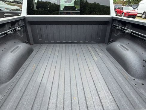 Used 2025 RAM 1500 Big Horn AWD/4WD image 13