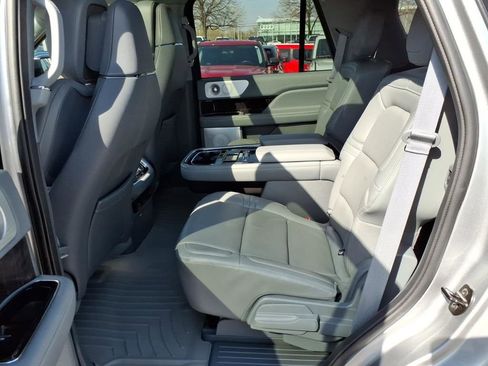 Used 2021 Lincoln Navigator Reserve w/ Luxury Package AWD/4WD image 12