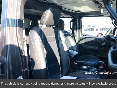 Used 2022 Jeep Wrangler Unlimited Sahara w/ Cold Weather Group image 13