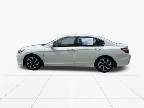 Used 2016 Honda Accord EX image 4