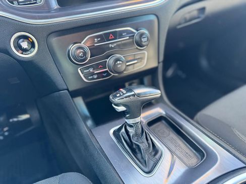 Used 2015 Dodge Charger SE w/ Sport Appearance Group image 36