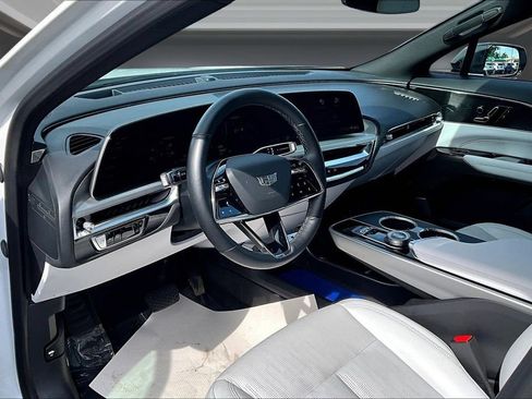 Certified 2024 Cadillac Lyriq Sport w/ LPO, Floor Liner Package AWD/4WD image 16