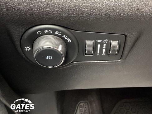 Used 2024 Jeep Compass Trailhawk AWD/4WD image 19