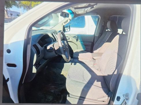 Used 2016 Nissan Frontier SV w/ SV Value Truck Package image 11