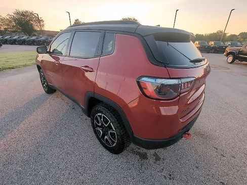 Used 2025 Jeep Compass Trailhawk AWD/4WD image 10