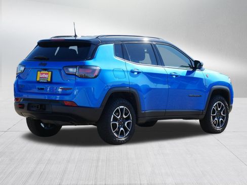 Used 2025 Jeep Compass Trailhawk w/ Trailhawk Elite Group AWD/4WD image 7