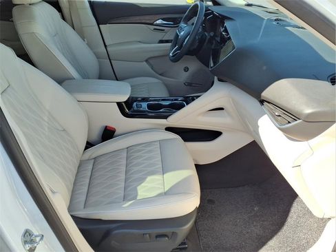 Used 2023 Buick Envision Avenir image 19