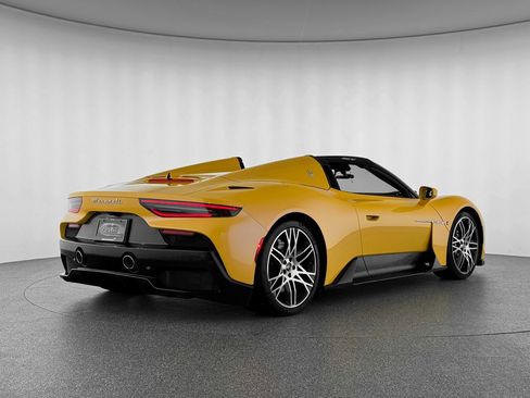 Used 2023 Maserati MC20 Spyder image 6