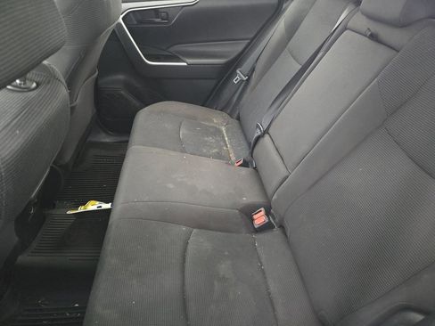 Used 2020 Toyota RAV4 LE image 17