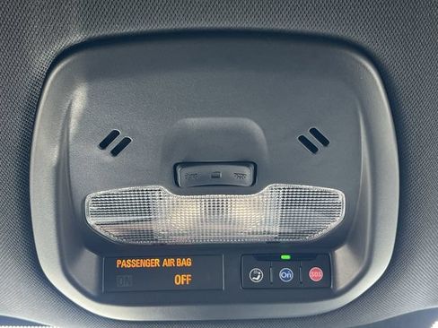 Used 2025 Chevrolet Trax RS w/ Driver Confidence Package FWD image 29