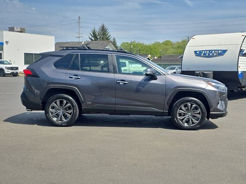 Used 2022 Toyota RAV4 Limited AWD/4WD image 7