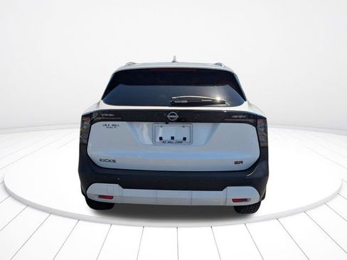 Used 2025 Nissan Kicks SR FWD image 4